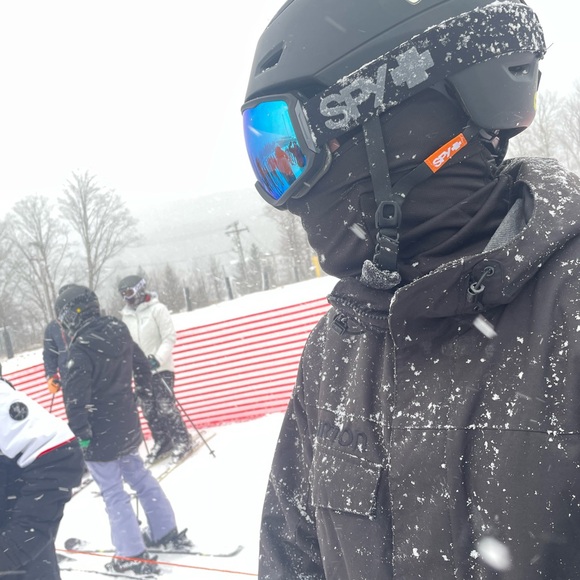 Meet your Posher, Tyler - Picture 3 of 3